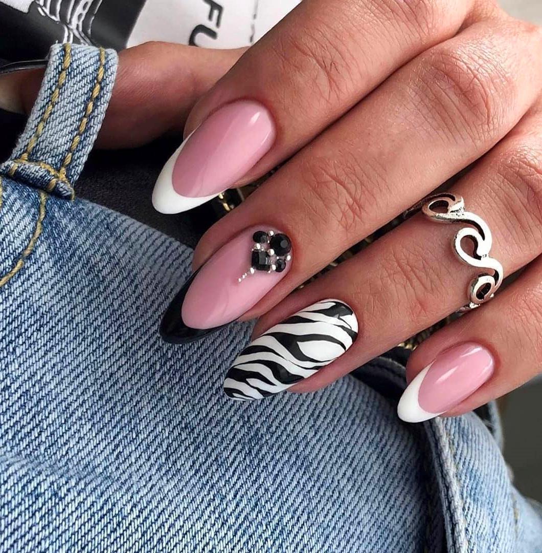 2019 coffin nail trends; nail colors 2019; Summer nail colors 2019; nail designs; nail designs pictures; summer nail ideas;