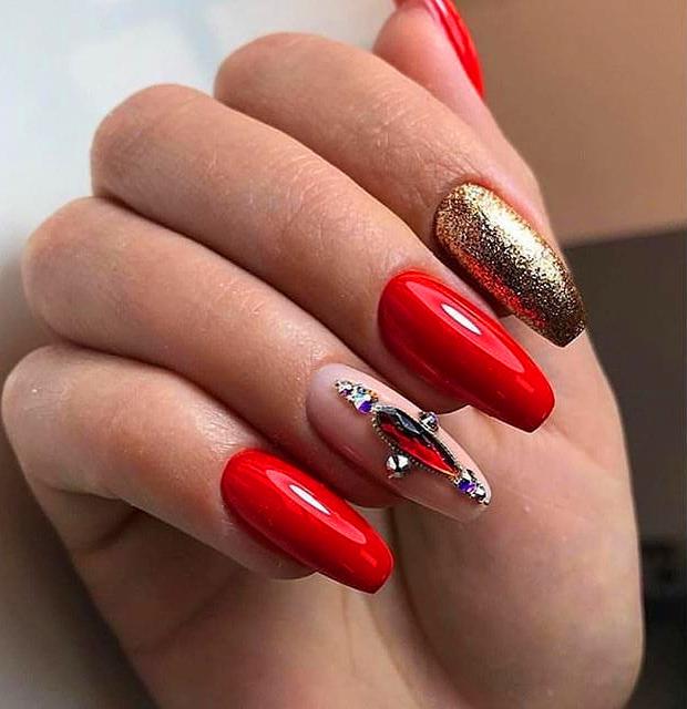 2019 coffin nail trends; nail colors 2019; Summer nail colors 2019; nail designs; nail designs pictures; summer nail ideas;