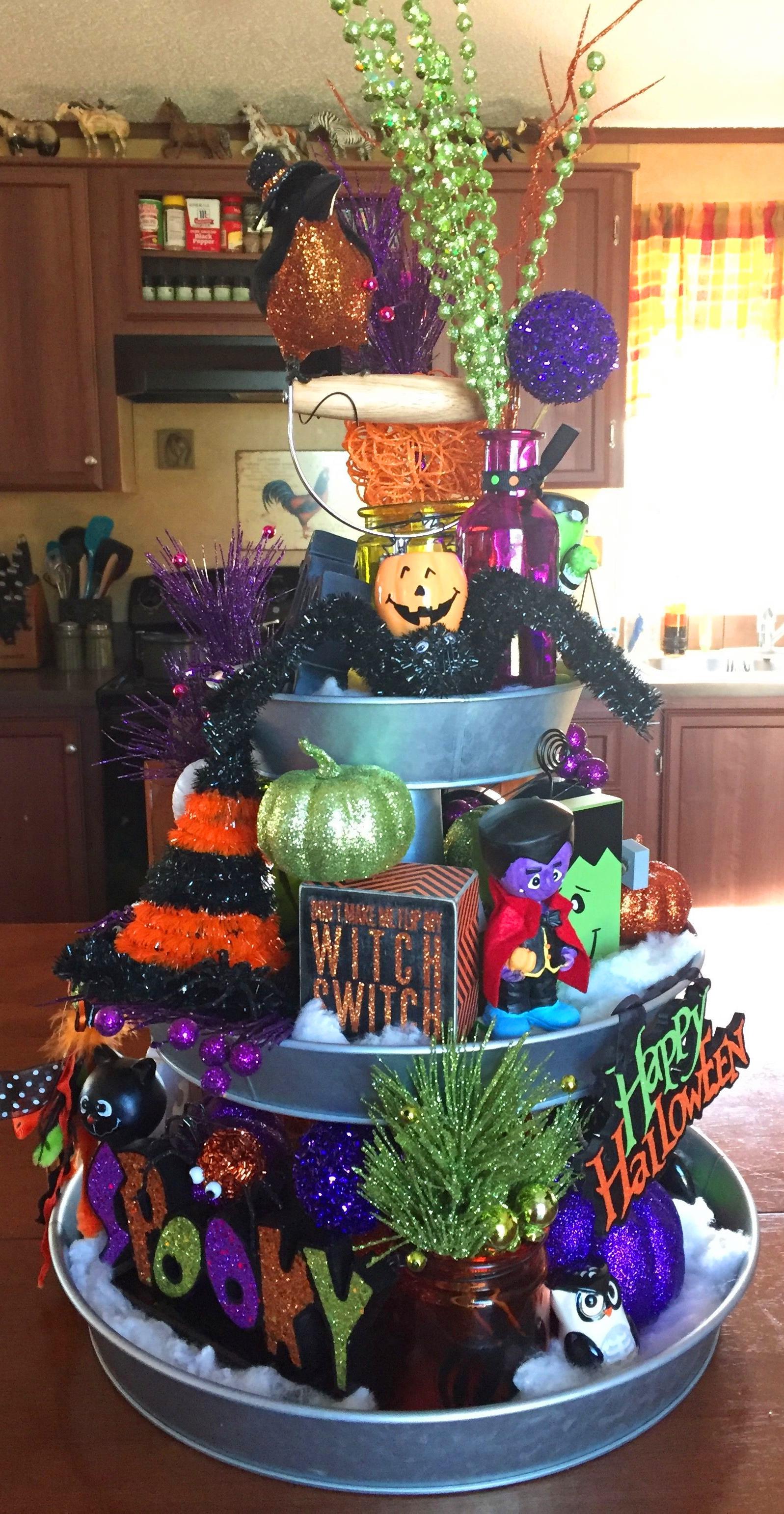 75+ Ways To Decorate Your Tiered Tray For Halloween