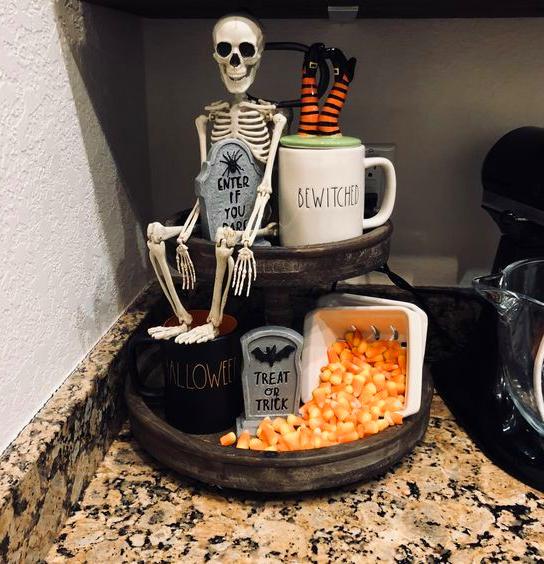 75+ Ways To Decorate Your Tiered Tray For Halloween