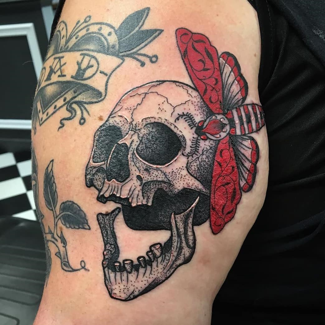 35 Watercolor Skull Tattoo Designs For Men and Women