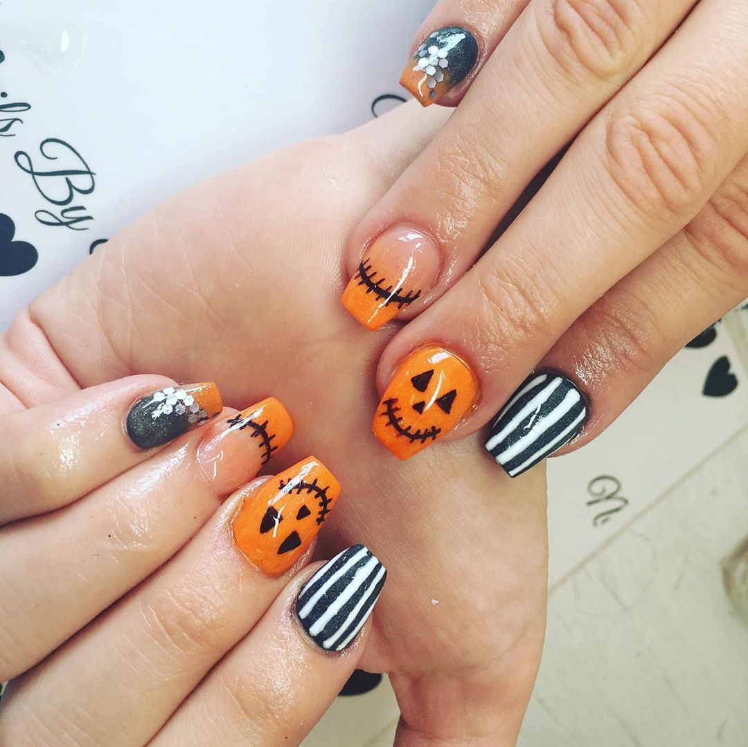 55 Amazing Halloween Nail Art Ideas #Halloween #HalloweenNail