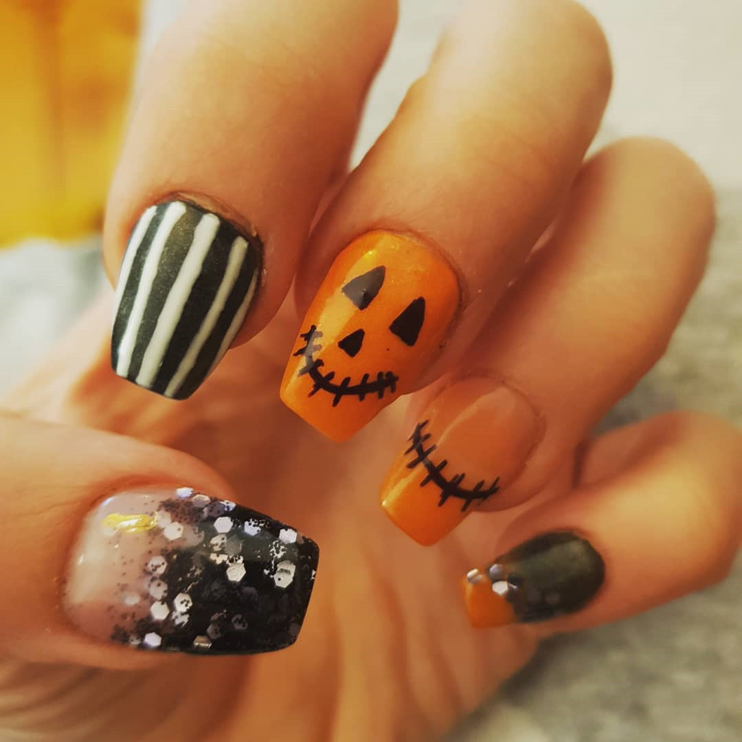 55 Amazing Halloween Nail Art Ideas #Halloween #HalloweenNail