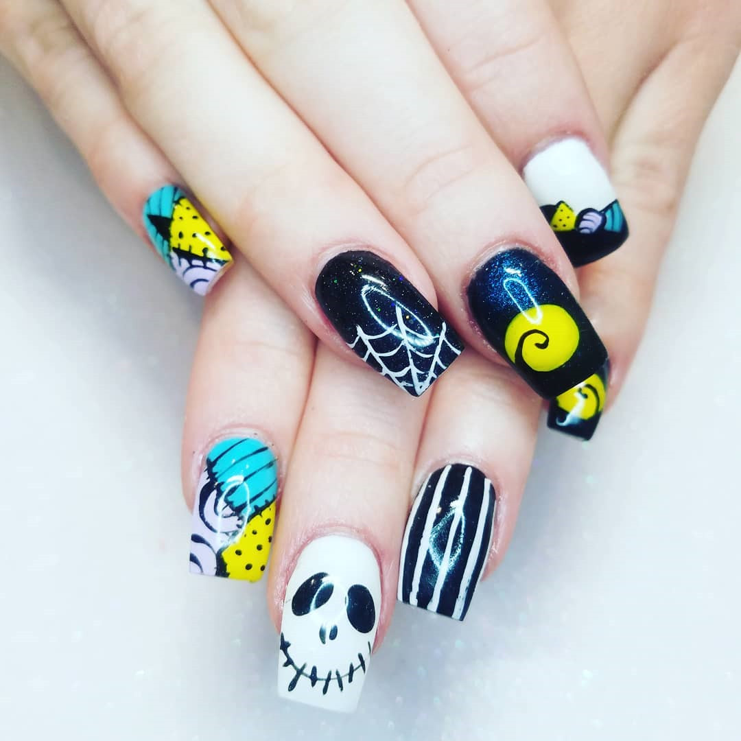 55 Amazing Halloween Nail Art Ideas #Halloween #HalloweenNail