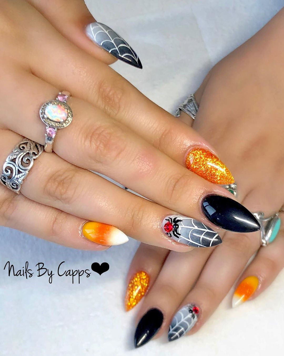 55 Amazing Halloween Nail Art Ideas #Halloween #HalloweenNail