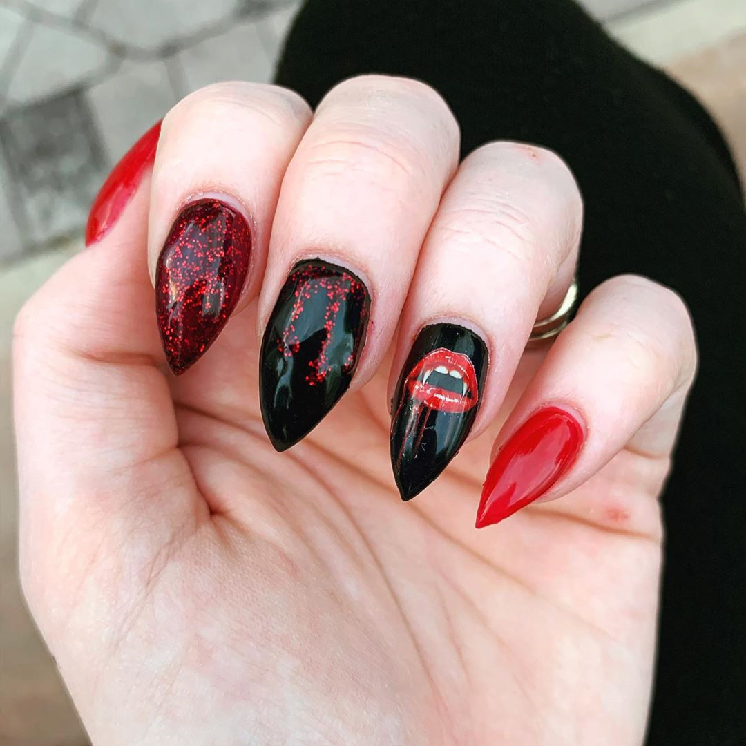 55 Amazing Halloween Nail Art Ideas #Halloween #HalloweenNail