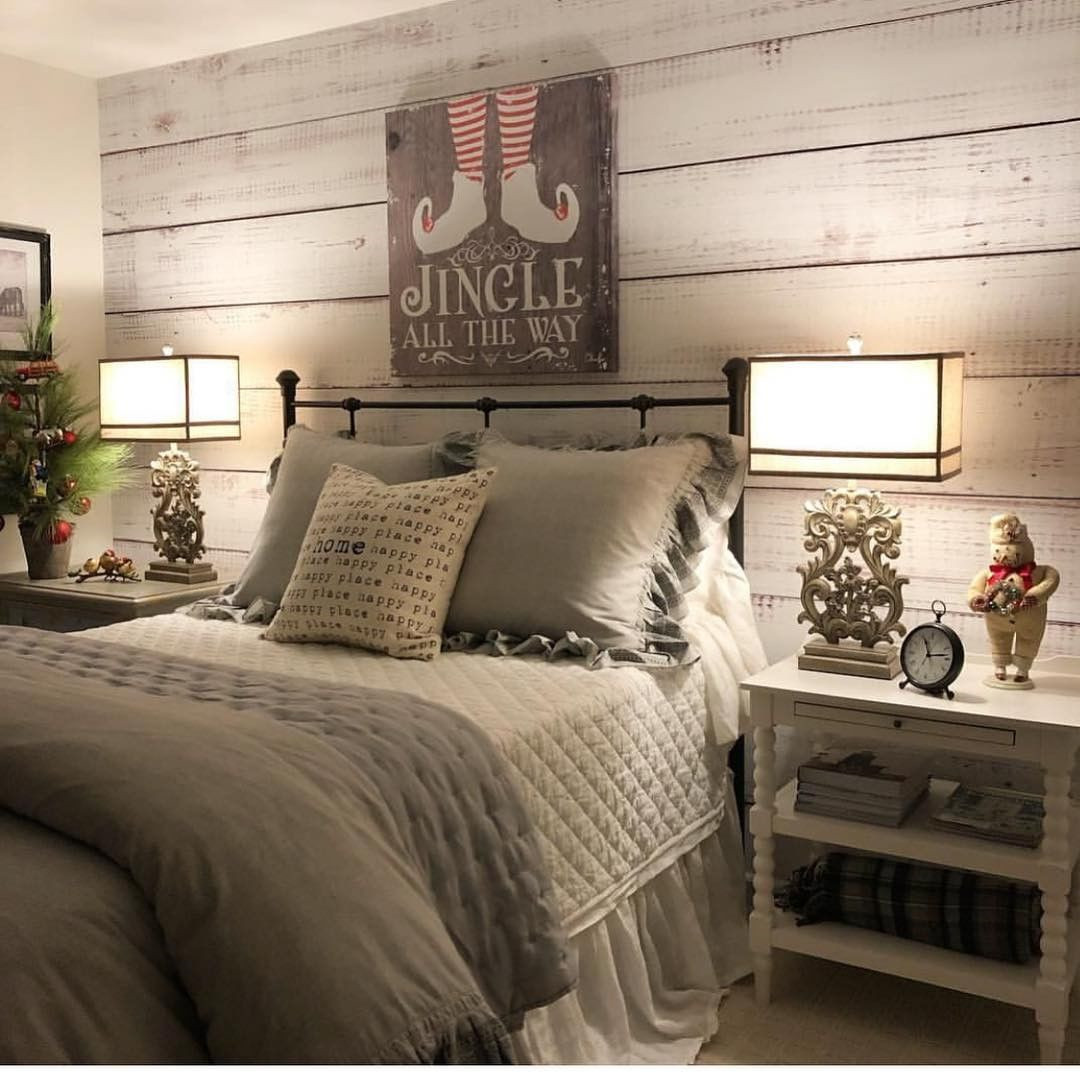 35 Inspiring Christmas Bedroom Decorating Ideas
