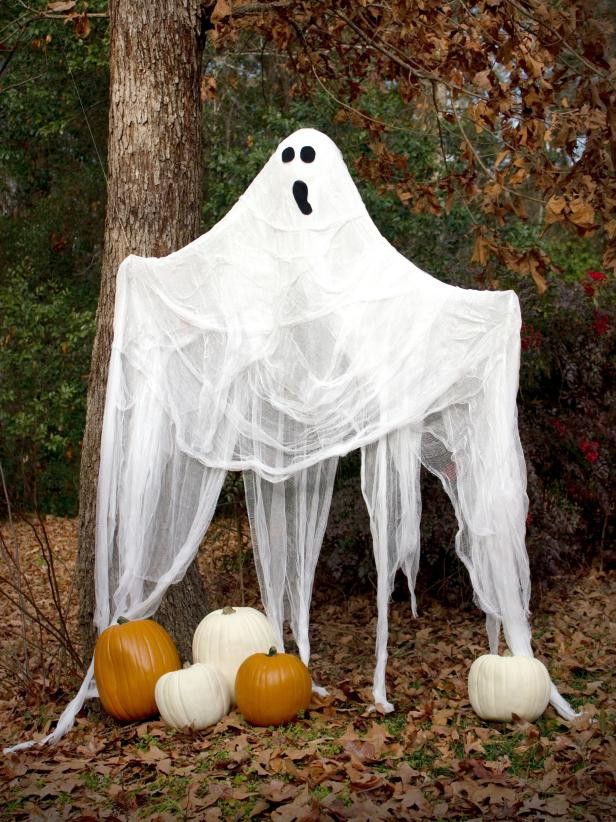 55 Easy DIY Halloween Decorations That Are Wickedly Creative