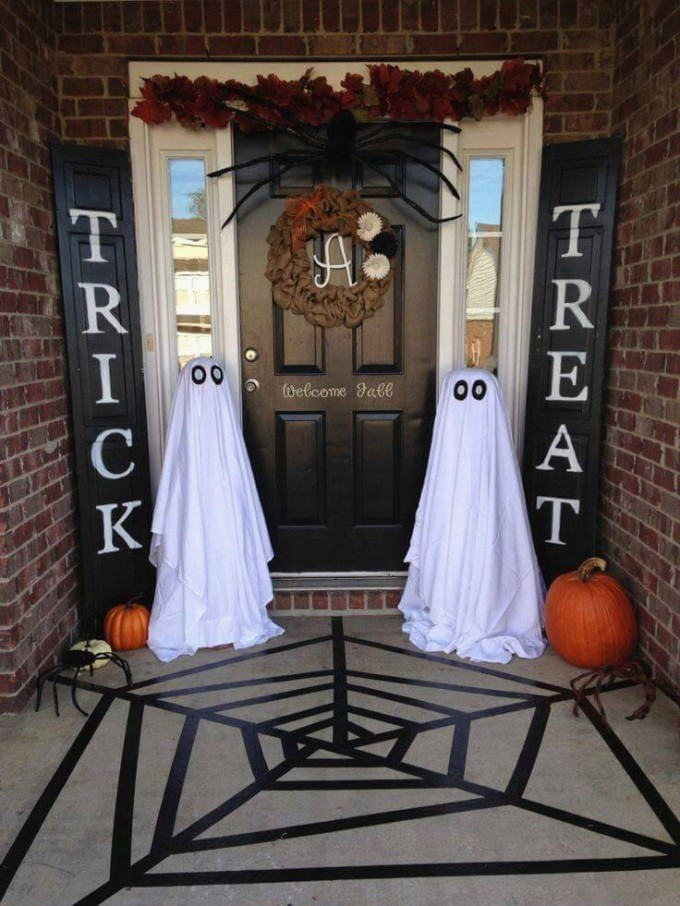 55 Easy DIY Halloween Decorations That Are Wickedly Creative