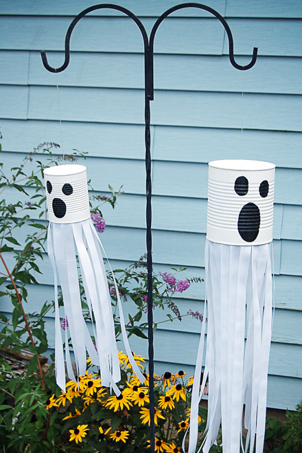 55 Easy DIY Halloween Decorations That Are Wickedly Creative