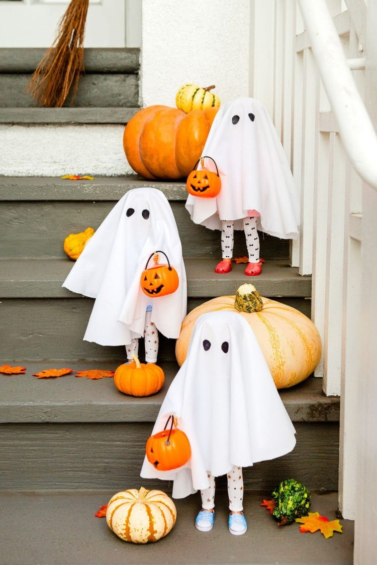 55 Easy DIY Halloween Decorations That Are Wickedly Creative