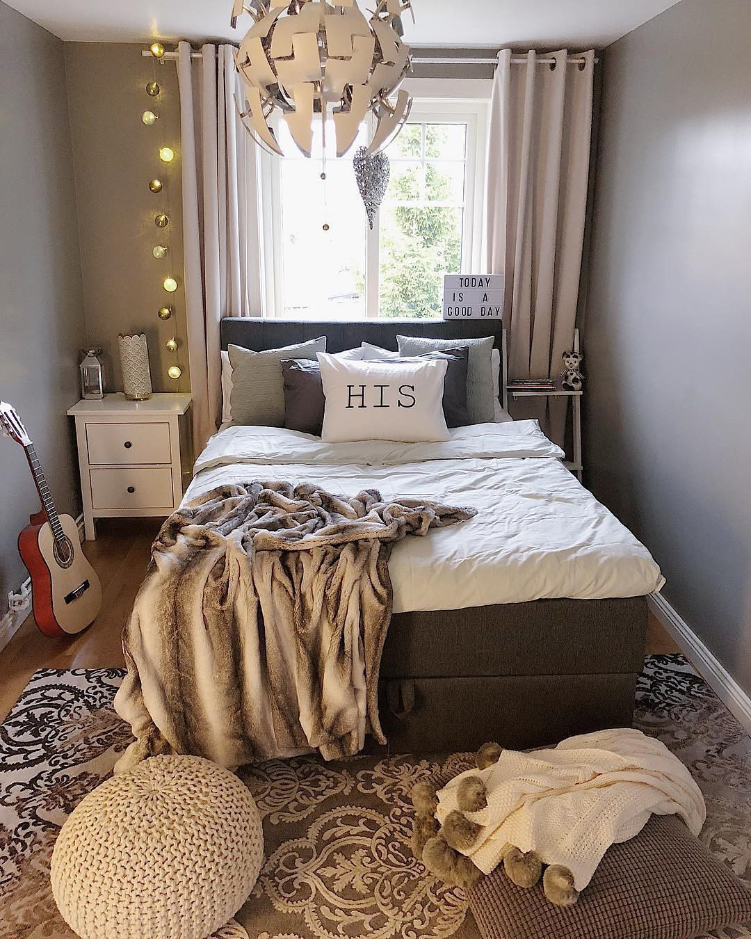 55 Creative Bohemian Bedroom Decor Ideas #dormroom #dormroomdecor #collegedormroom