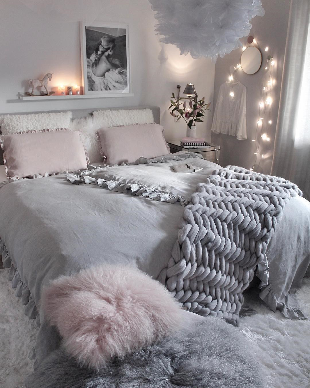 55 Creative Bohemian Bedroom Decor Ideas #dormroom #dormroomdecor #collegedormroom