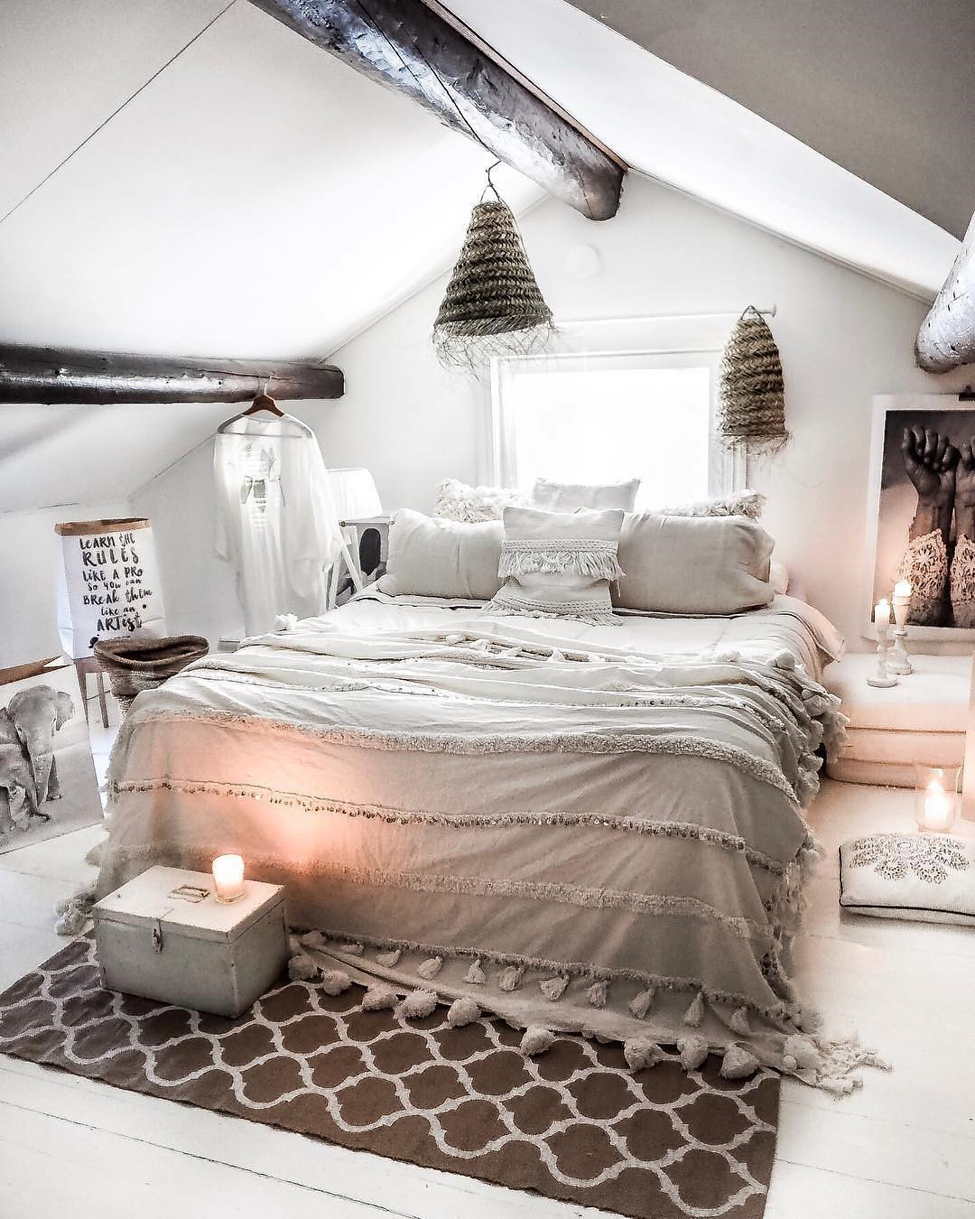 55 Creative Bohemian Bedroom Decor Ideas #dormroom #dormroomdecor #collegedormroom