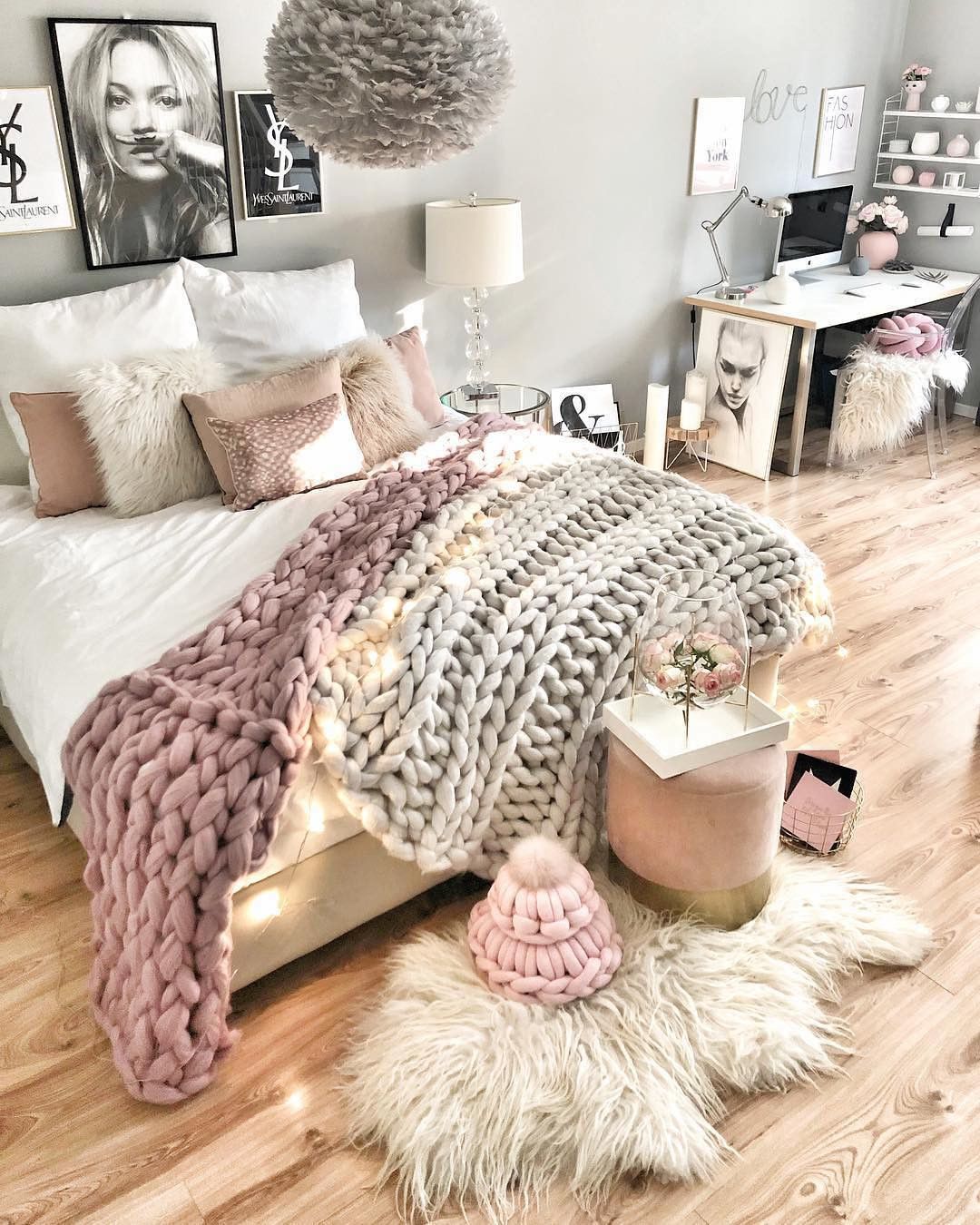 55 Creative Bohemian Bedroom Decor Ideas #dormroom #dormroomdecor #collegedormroom