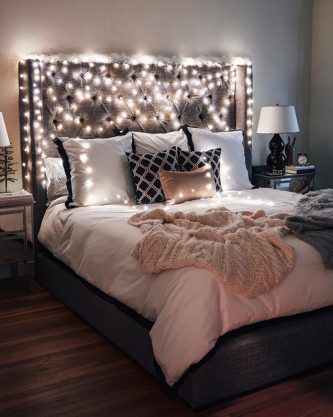 55 Creative Bohemian Bedroom Decor Ideas #dormroom #dormroomdecor #collegedormroom