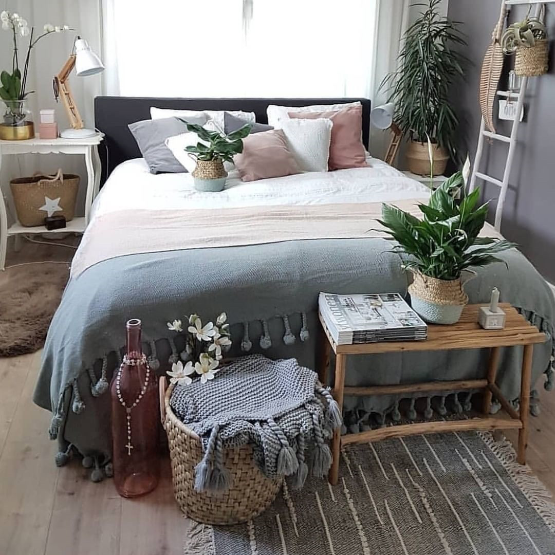 55 Creative Bohemian Bedroom Decor Ideas #dormroom #dormroomdecor #collegedormroom