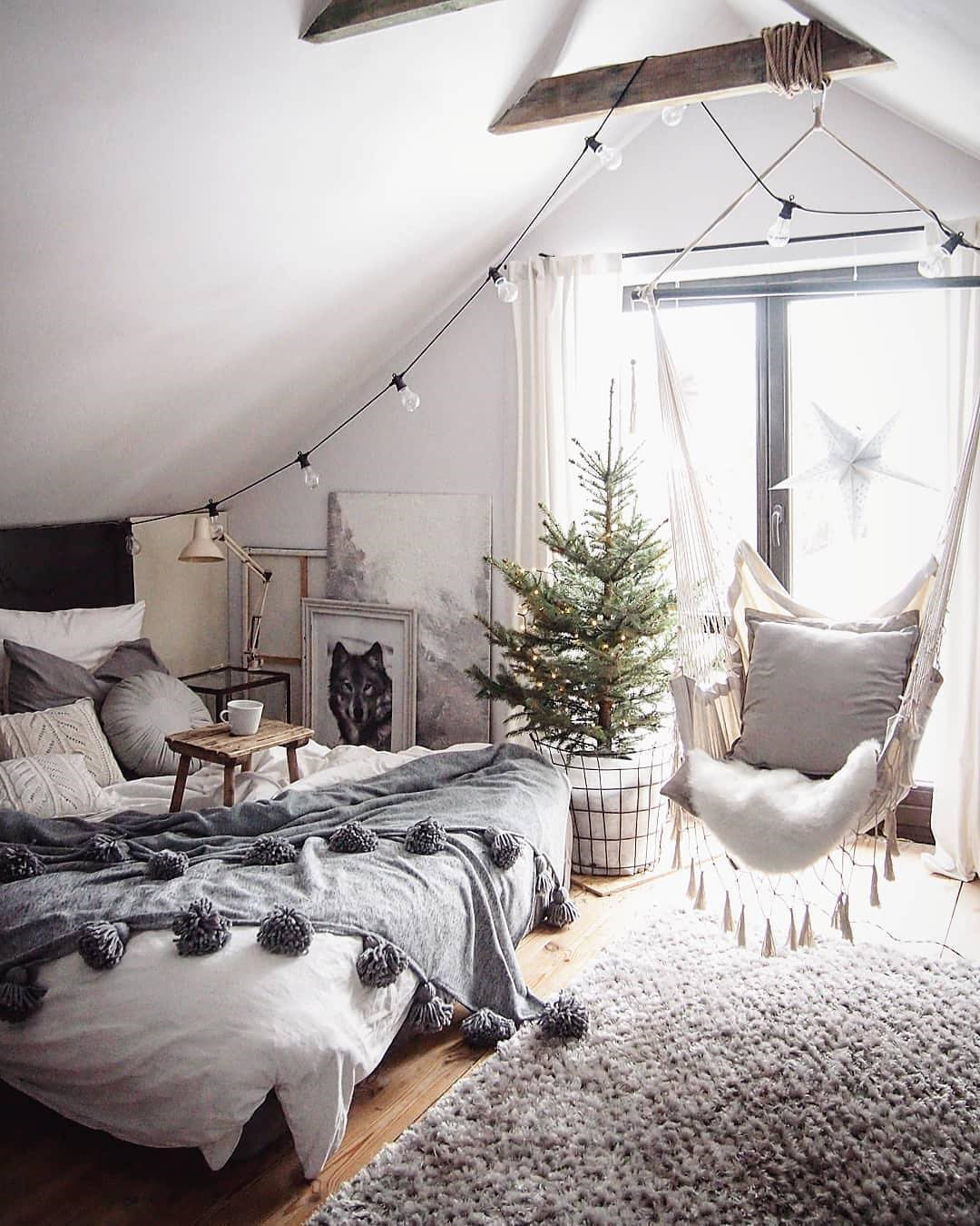 55 Creative Bohemian Bedroom Decor Ideas #dormroom #dormroomdecor #collegedormroom