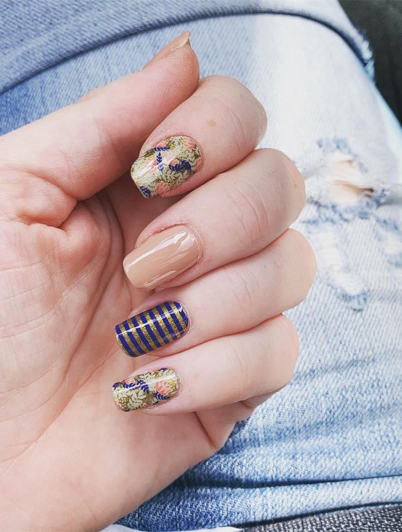 65 Pretty and Delicate Floral Nail Designs 2019  #nails #nailsdesign #nailsart #FloralNail #FlowerNail