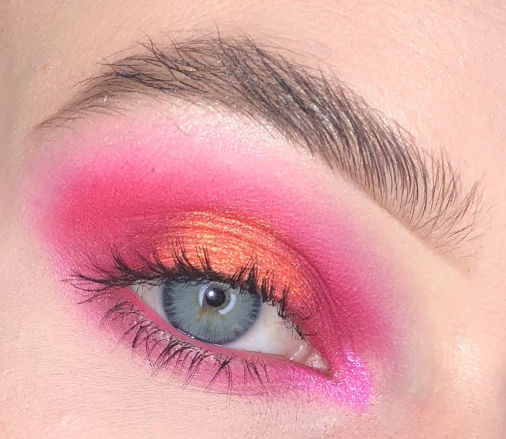 Trendy Natural Pink Eye Makeup Looks, #Pink #Eyes #Makeup #Eyeshadow #glitter #subtle #bold #rosegold