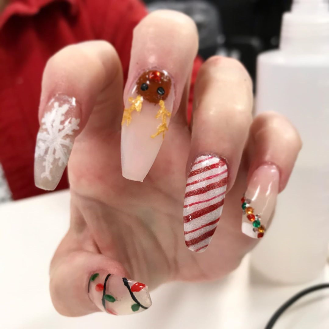 Festive Christmas Acrylic Nails Designs 2019