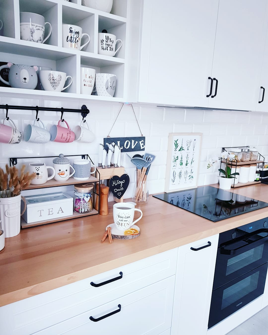 White Kitchen Design Ideas for Modern Home,modern white kitchens,modern white kitchens 2019,modern white kitchens 2020,small white kitchens