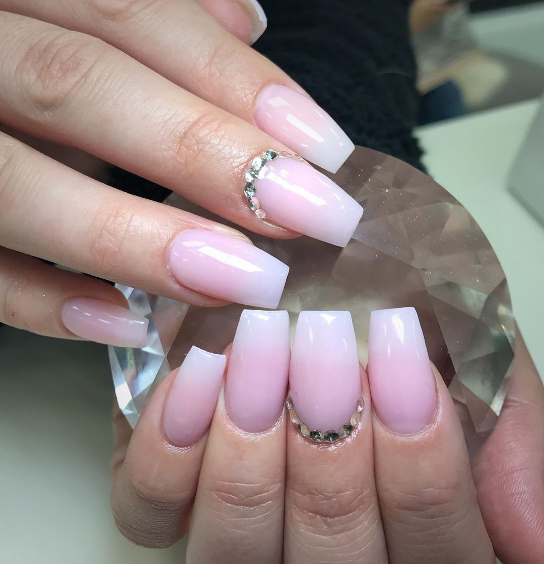 Pretty Nail Art Designs for Short Acrylic Nails,short acrylic nails coffin,short acrylic nails square,acrylic nail designs for spring,short acrylic nails almond