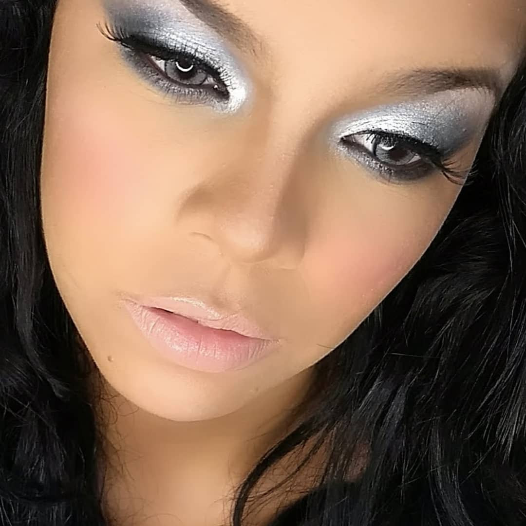 40 Glamorous Silver Grey Eye Makeup You Are Sure to Love #Silver #Makeup