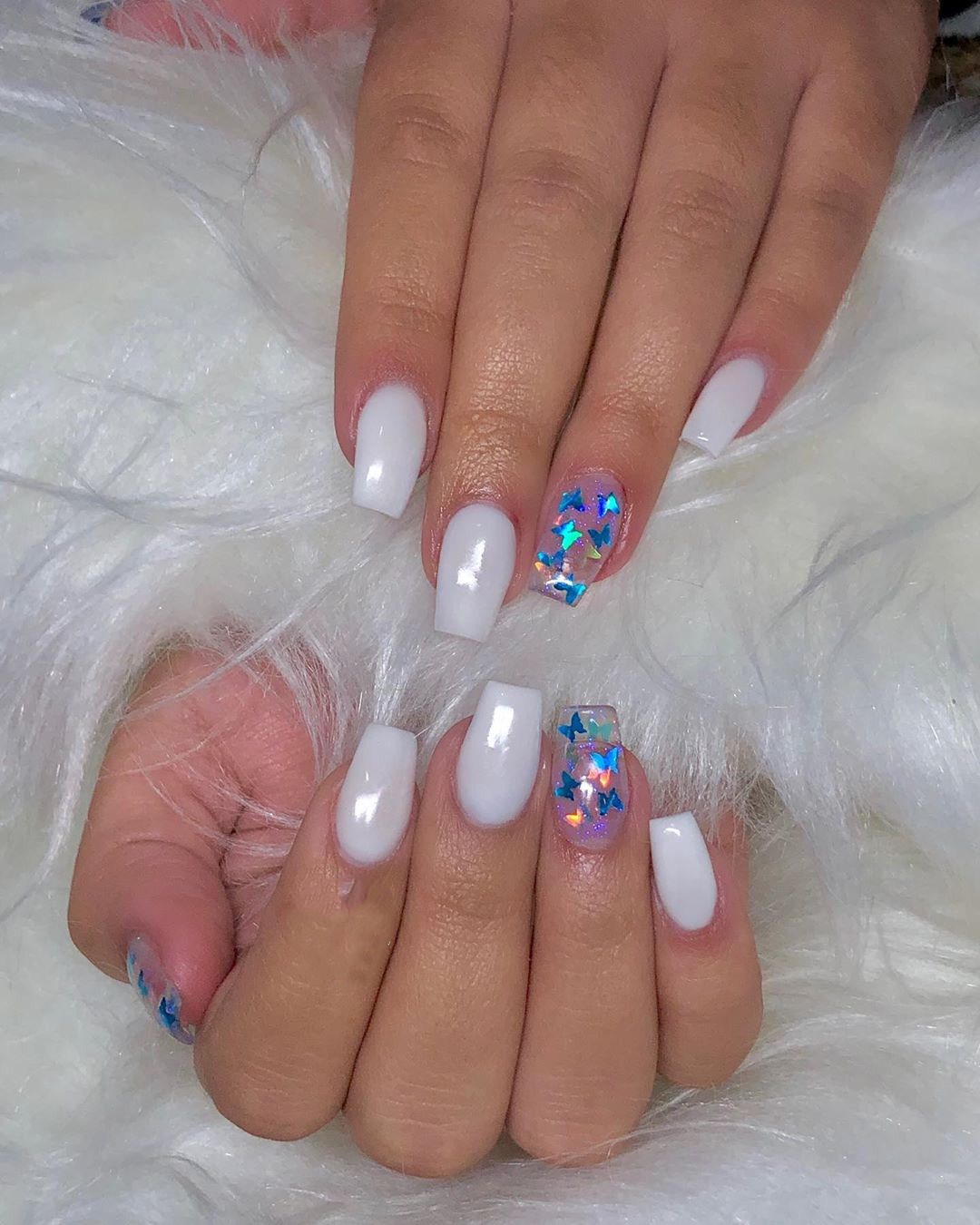 52 White Acrylic Nails Designs to Finish Your Trendy Look,white acrylic nails long,white acrylic nails with glitter