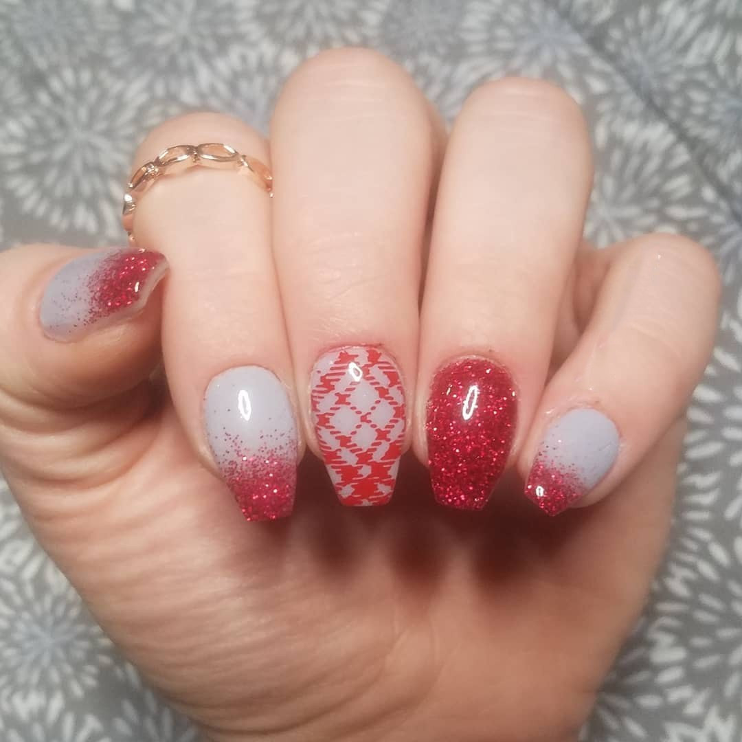 35 Valentine's Day Nail Designs You'll Fall Head Over Heels,valentines day nails 2020,valentines day nails coffin,valentines day nails 2020