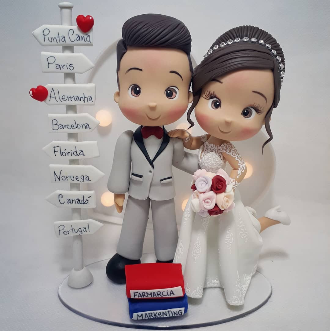 45 Best Wedding Cake Toppers You Are Sure to Love,beautiful wedding cake toppers,wedding cake toppers michaels,wedding cake toppers amazon,traditional wedding cake toppers