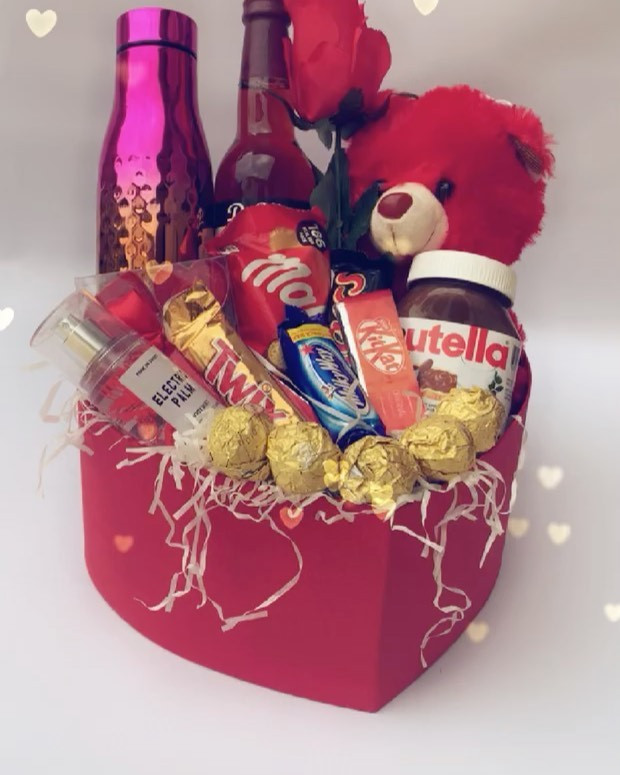 50 Best Valentine's Day Gifts for Her 2020,valentines day gifts for boyfriend,valentines day gifts for her,valentines day gifts for him,valentines day gifts for girlfriend