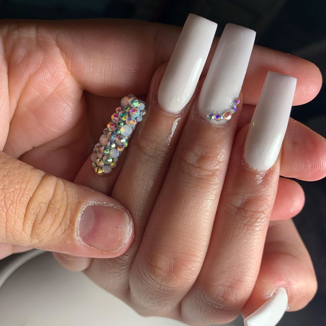 38 white ombre nails coffin That Will Look Amazing In Every Season,ombre nails designs,ombre nails french,ombre nails gel,ombre nails short