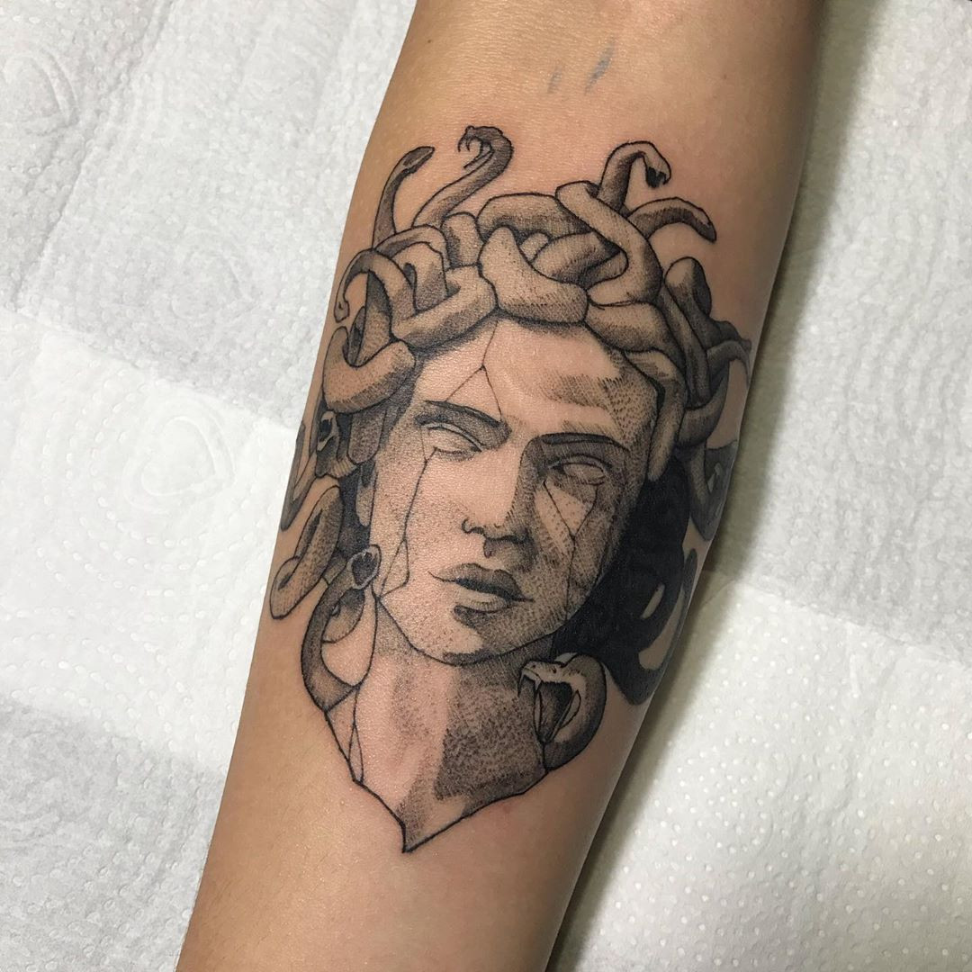 50 Medusa Tattoo Designs For Men and Women,beautiful medusa tattoo,medusa tattoo hand,versace medusa tattoo,medusa tattoo chest